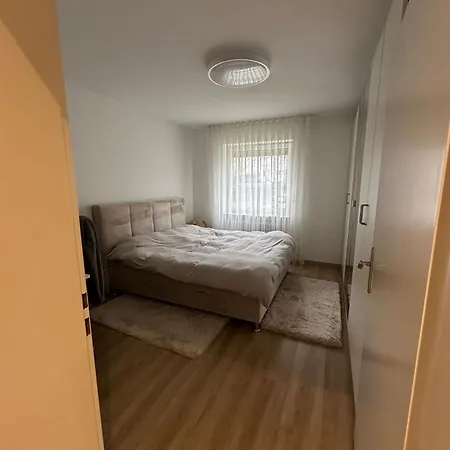 Schoene, Zentrale 2 Mit Balkon * Würzburg